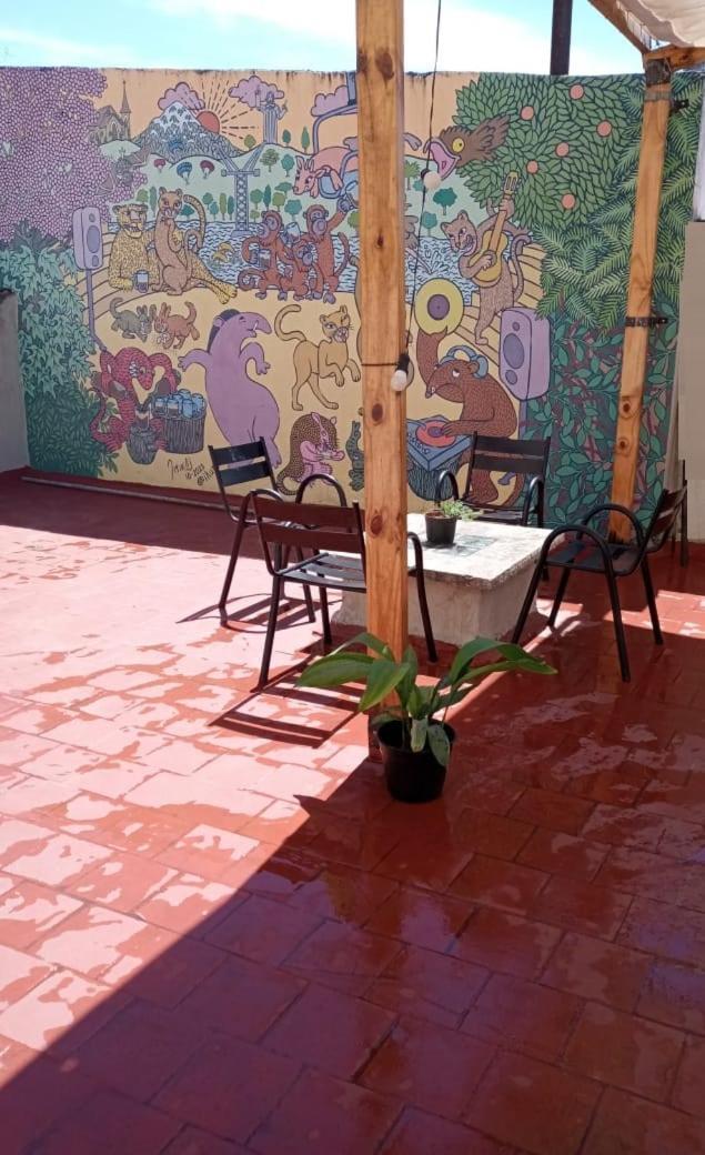 Urban Jungle Hostel Сан-Мигель-де-Тукуман Экстерьер фото